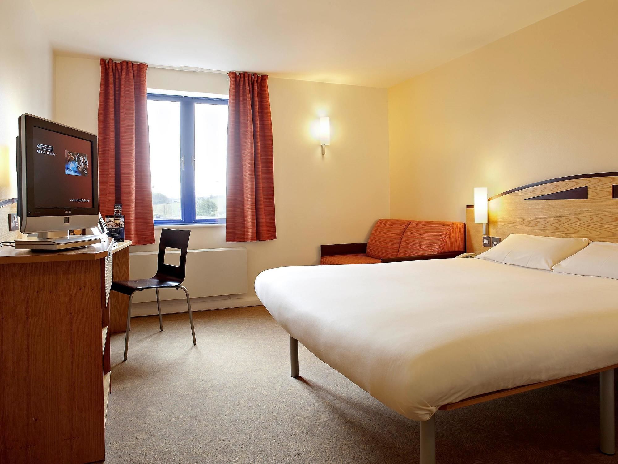 Hotel Ibis Rugby East Crick  Esterno foto